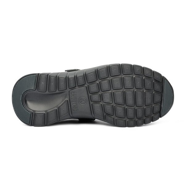 No. 38 Sport Walker in Black